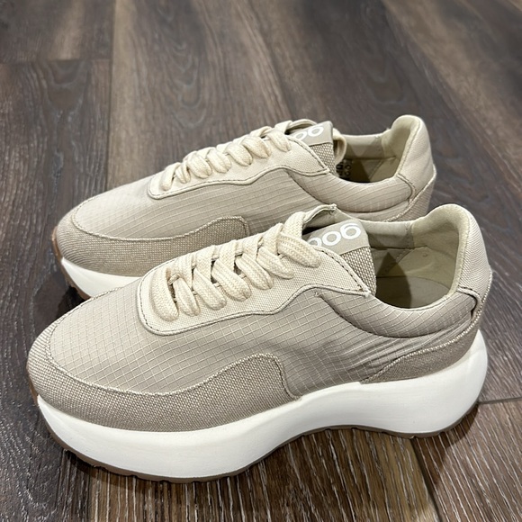 Good News Kook Sneakers Size 7 - Picture 3 of 7